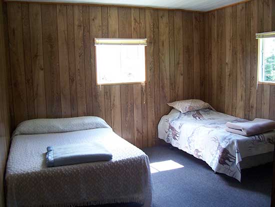 Bedroom, Fully Furnished, French River Delta, Bear's Den Lodge Cottages