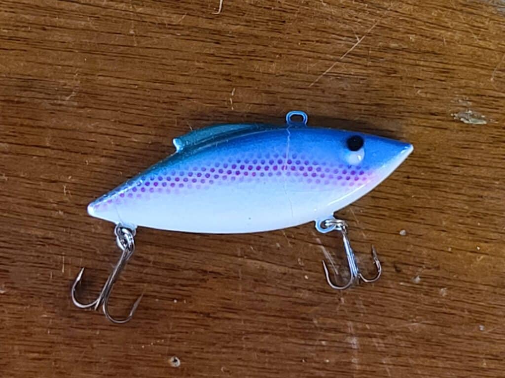Minnow body Crankbait in silver and white colours.